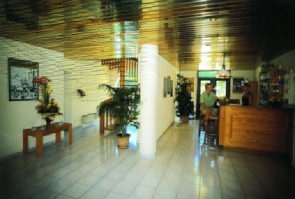 Hotel Lou Paouvadou Sainte-Maxime Exteriör bild